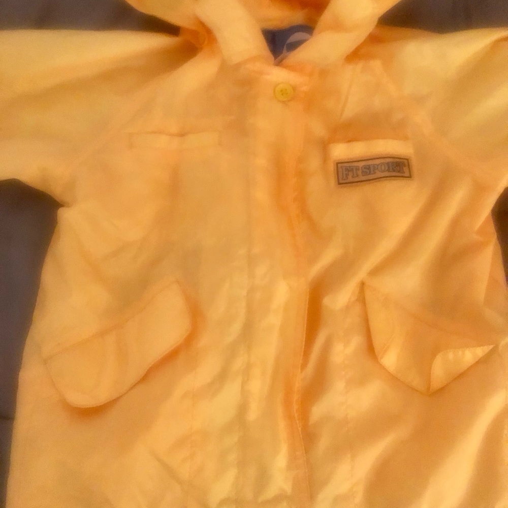 Child’s raincoat - Picture 6 of 9